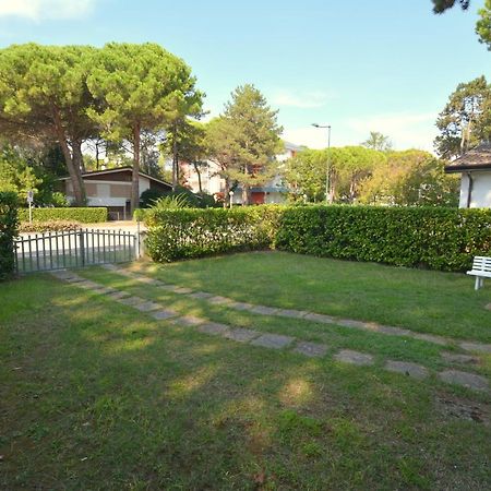 Villa In Lignano Riviera Comfortable Lignano Sabbiadoro Eksteriør billede