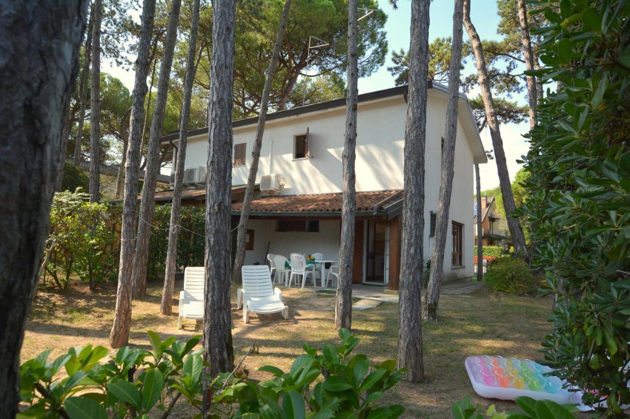 Villa In Lignano Riviera Comfortable Lignano Sabbiadoro Eksteriør billede